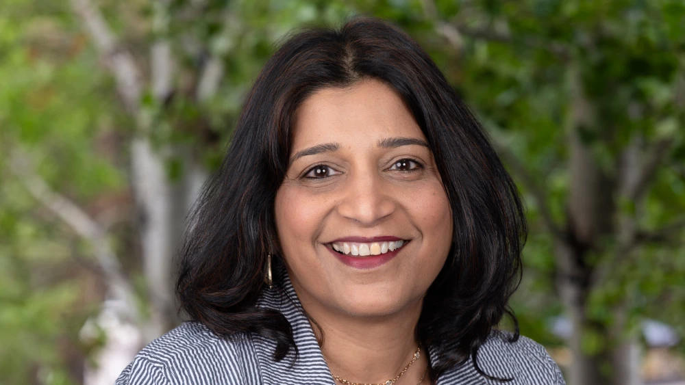 Sunila Gupta headshot