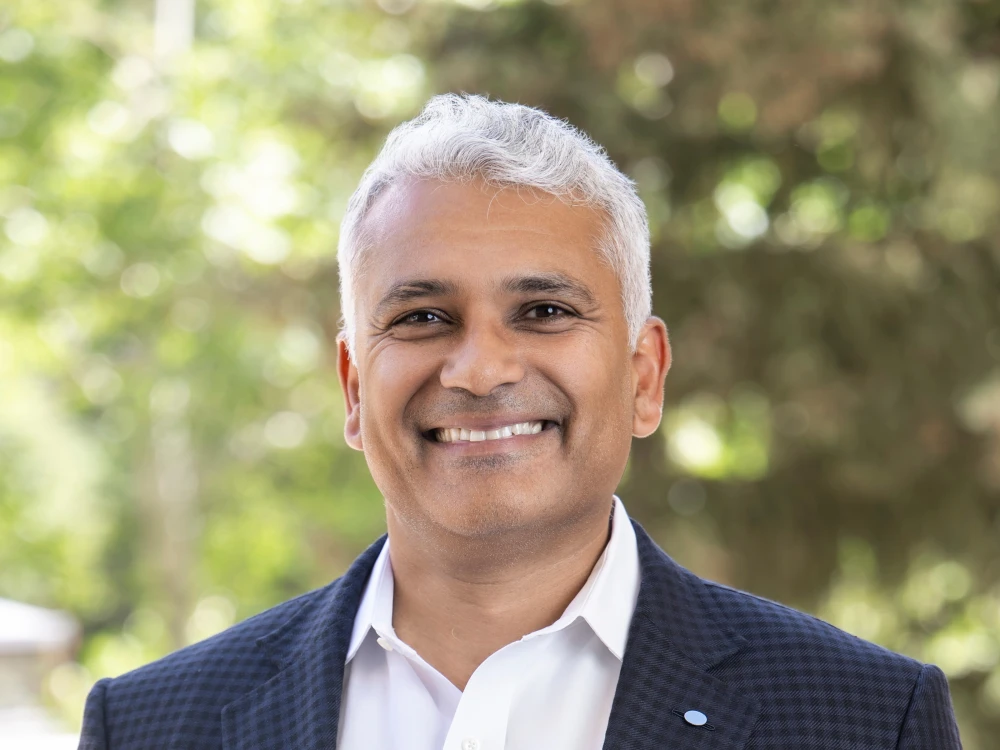 Vijay Manthripragada headshot